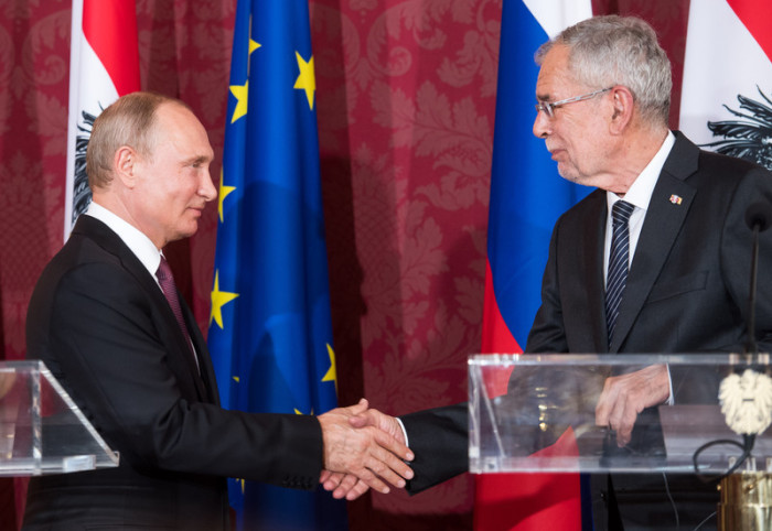 Der russische Präsident Wladimir Putin (l.) und der österreichische Bundespräsident Alexander Van der Bellen (r.). Foto: epa/Michael Gruber
