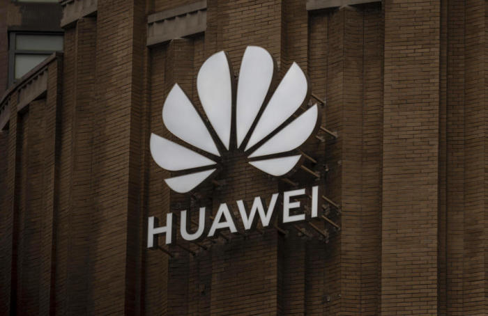 Das neueste Flagship-Store-Gebäude von Huawei ist in Shanghai zu sehen. Foto: epa/Alex Plavevski