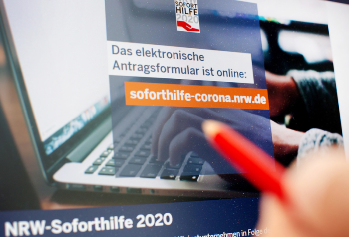 Das NRW-Wirtschaftsministerium stoppt wegen mutmaßlich betrügerischer Internetseiten die Soforthilfe-Auszahlungen für Selbstständige und Unternehmen in der Corona-Krise. Foto: Martin Gerten/dpa