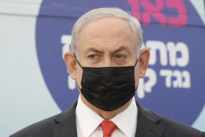 Premierminister Benjamin Netanyahu besucht die Maccabi-Gesundheitsdienste in Tel Aviv. Foto: epa/Marc Israel Sellem / Pool