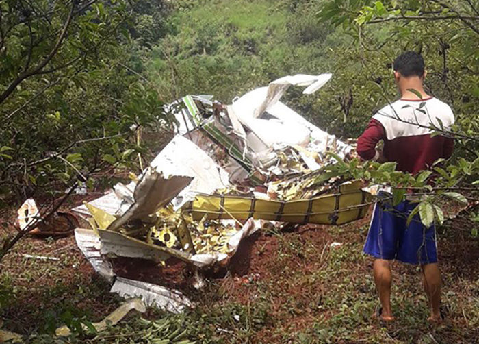 Sowohl der Ausbilder als auch der Flugschüler kamen bei dem Absturz ums Leben und wurden tot aus dem komplett zerstörten Wrack geborgen. Foto: The Thaiger / Channel 7 News