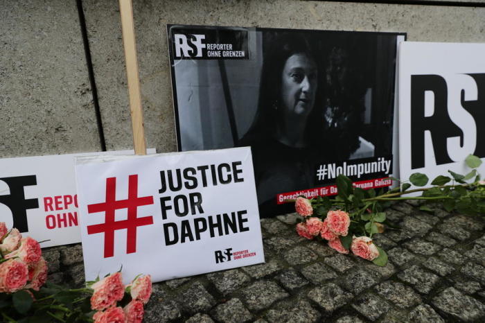 Mahnwache zum dritten Jahrestag des Todes der maltesischen Enthüllungsjournalistin Daphne Caruana Galizia. Foto: epa/Hayoung Jeon