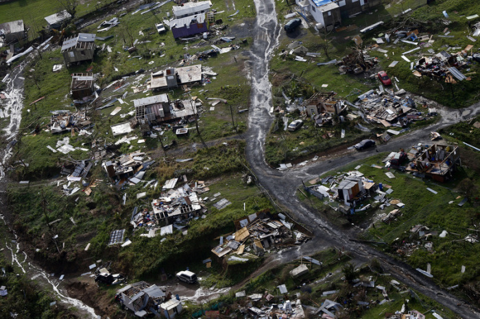 Puerto Rico, Toa Baja: Blick auf durch Hurrikan «Maria» zerstörte Häuser. Foto: dpa/Gerald Herbert/AP