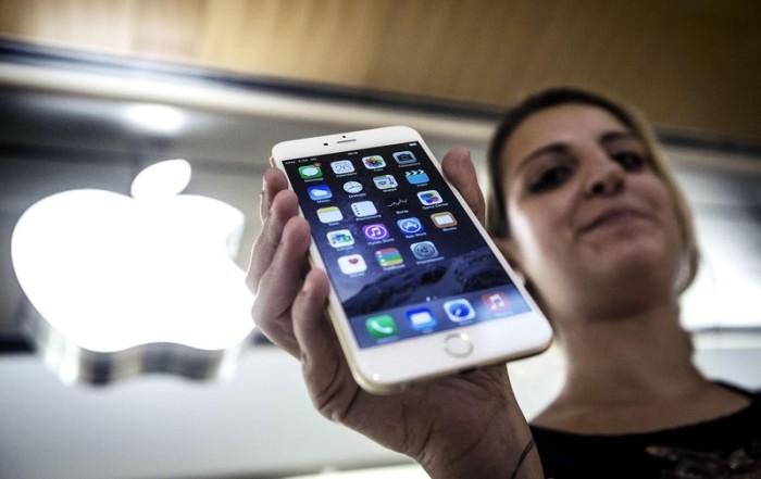 Apple bleibt dank dem iPhone eine Geldmaschine. Zum Jahresbeginn gab es wieder einen Gewinn von mehr als 13 Milliarden Dollar. Foto: epa/Angelo Carconi