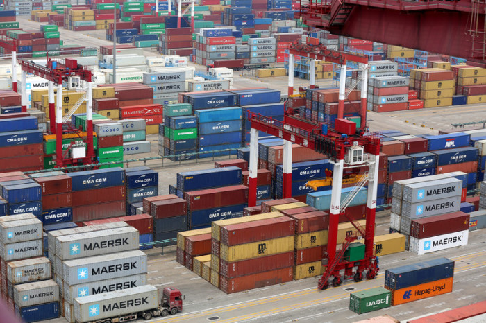 Containerhafen in Qingdao, China. Foto: epa/Wu Hong