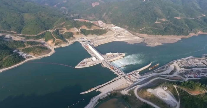 Auch wenn die thailändischen Betreiber beteuern, dass vomr Xayaburi-Staudamm keine Gefahr für die Umwelt ausgeht, steht er in der Kritik. Foto The Thaiger/Laotian Times