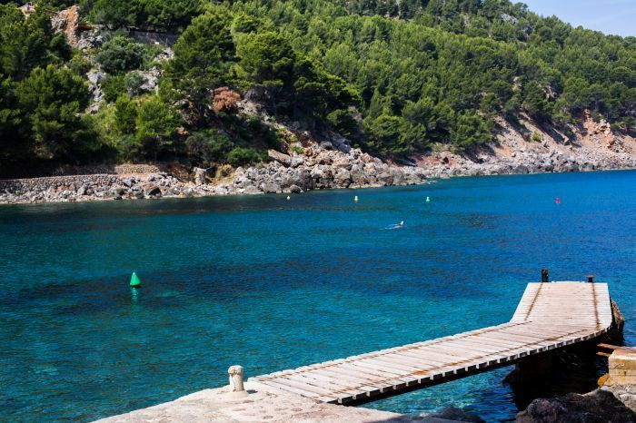 Schöne Meeresstrände mit klarem und blauem Wasser in Mallorca Spanien. Foto: epa/User21829937