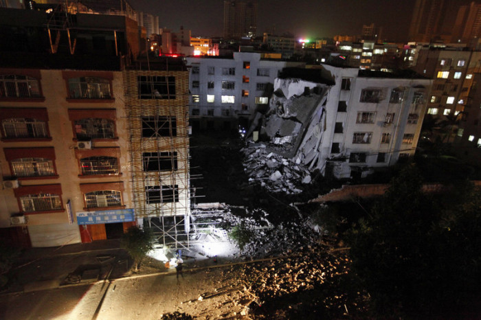 Gleich ein gutes Dutzend Bomben explodieren in Südchina. Sieben Menschen sterben. Die Polizei sieht Kriminelle am Werk. Foto: epa