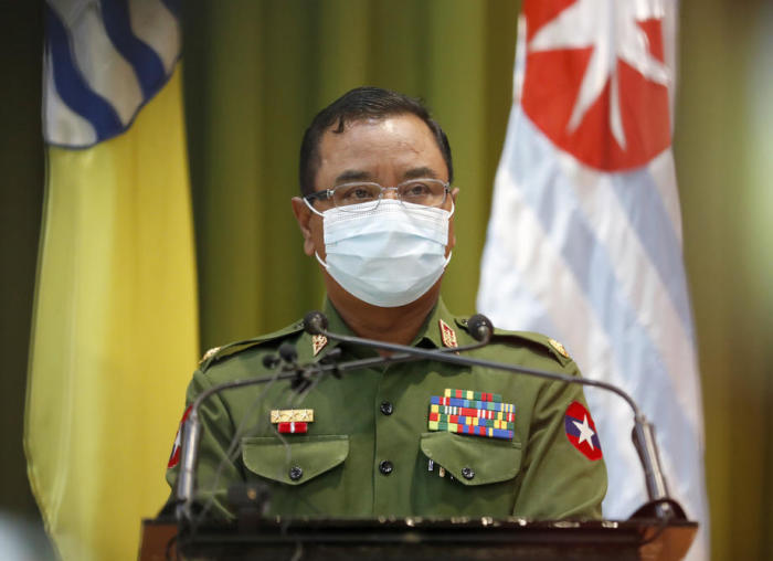 Der Militärsprecher von Myanmar, Brigadegeneral Zaw Min Tun, spricht während einer Pressekonferenz im Militärmuseum in Naypyitaw. Foto: epa/Nyein Chan Naing