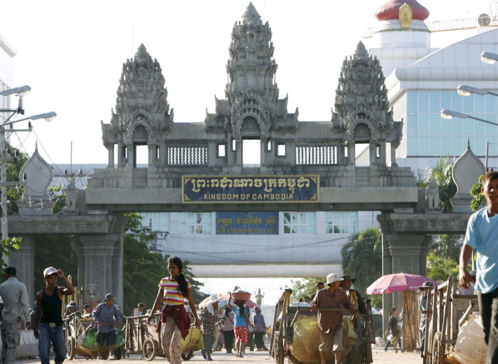 Der thailändisch-kambodschanische Grenzübergang in Aranyaprathet in der Provinz Sakaeo. Foto: epa/Narong Sangnak