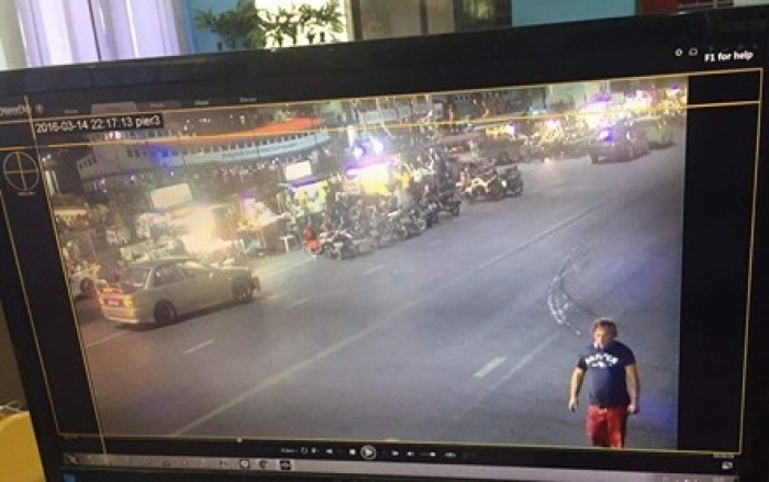 Jean-Francoise Louet am Pier in Surat Thani: Der Tauchlehrer lebte auf Koh Tao und verschwand in der Nacht des 14. März kurz vor der Abfahrt des Koh Tao Nachtbootes – hier die letzte Aufnahme.