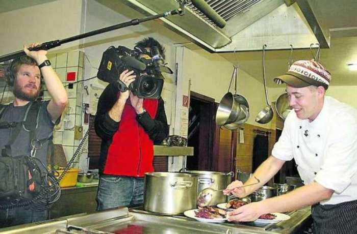 Auf dem Sprung zurück nach Deutschland: Good bye Thailand für TV-Auwandererkoch Matthias Bück vom ‚Bamboo‘ Restaurant nach sieben filmreifen Jahren.