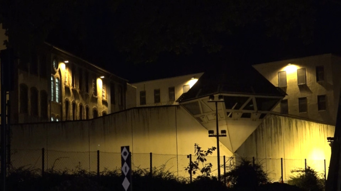 Außenansicht der Justizvollzugsanstalt Bochum. Ein Häftling ist am Donnerstagabend aus einem Gefängnis in Bochum geflohen. Foto: -/Telenewsnetwork/dpa