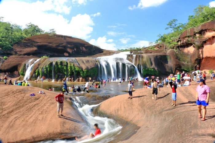 Wasserfälle zählen zu beliebten Ausflugszielen in Bung Kan. Nach tagelangen Regenfällen wurden drei aus Sicherheitsgründen vorübergehend geschlossen. Foto: The Nation