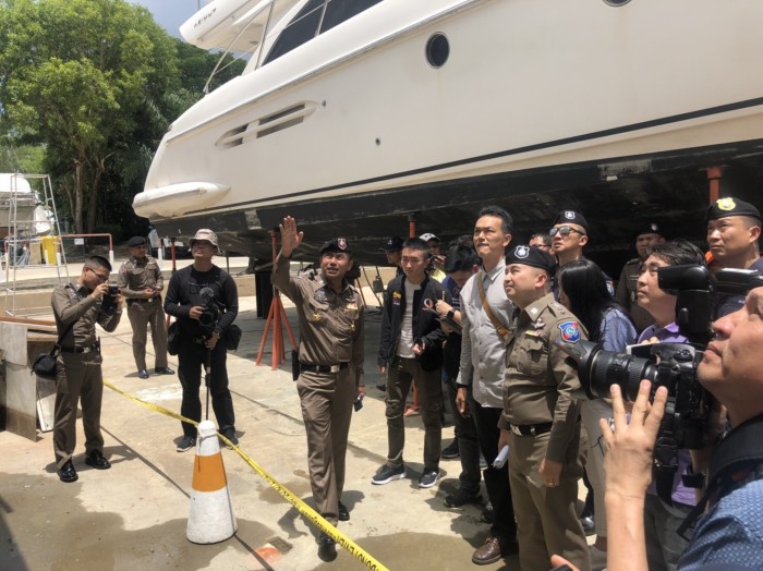 Der stellvertretende Leiter der Touristenpolizei, Generalmajor Surachate Hakparn, nahm bei den Kontrollen persönlich teil. Foto: The Thaiger