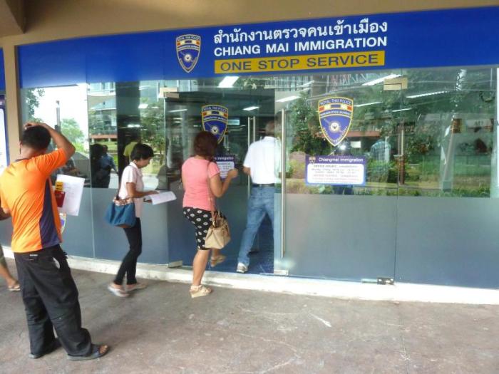 Die Türen für das neue Chiang Mai Immigration Büro sind geöffnet. Fotos: km