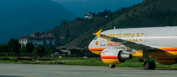 Bhutan Airlines ist die erste und einzige private bhutanische Fluggesellschaft mit Sitz in Paro und Basis auf dem Flughafen Paro. Foto: Bhutan Airlines