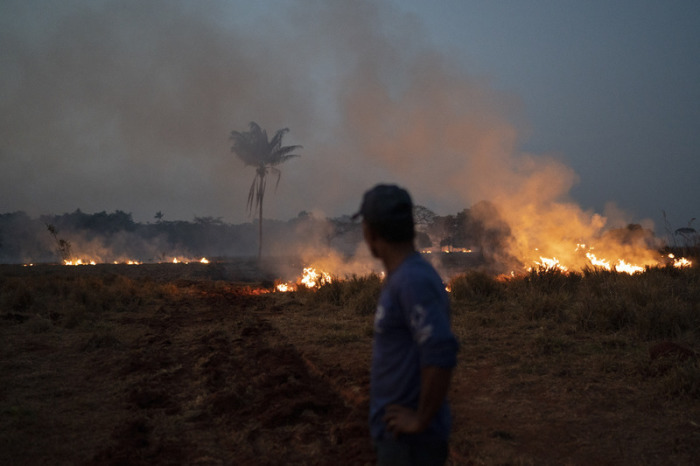 In Brasilien wüten derzeit die schwersten Waldbrände seit Jahren. Foto:  Foto: Leo Correa/AP/dpa