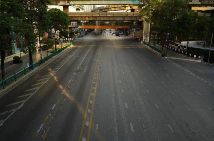 Menschenleere Straßen in Bangkok.Foto: National News Bureau Of Thailand