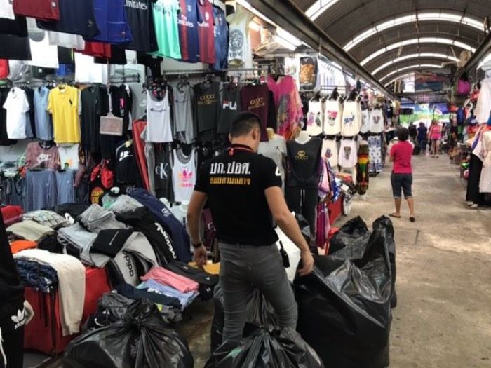 Produktfälschungen standen im Fokus der Ermittlungen. Und die Beamten wurden fündig. Foto: The Thaiger