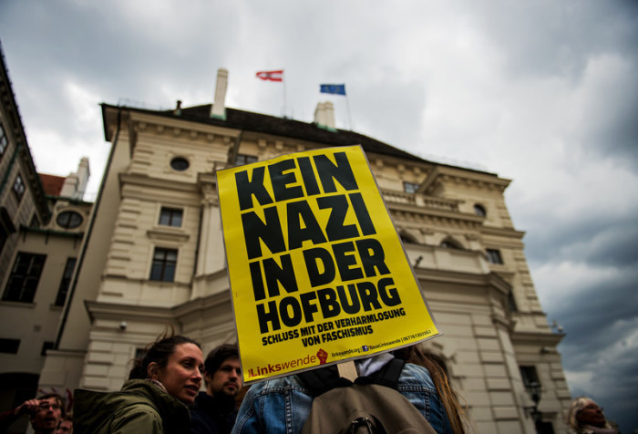 Demonstration gegen Norbert Hofer in Wien. Foto: epa/Christian Bruna