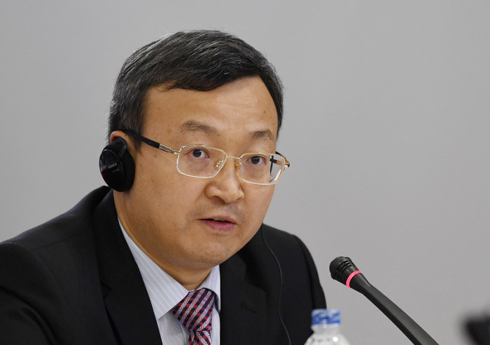 Chinas Vizehandelsminister Wang Shouwen. Foto: epa/Hoang Dinh Nam