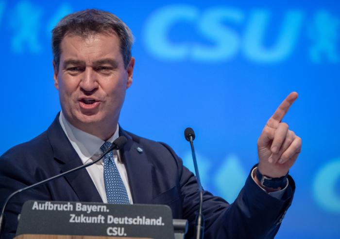 Markus Söder, CSU-Parteivorsitzender und Ministerpräsident von Bayern, spricht beim CSU-Parteitag in der Olympiahalle. Foto: Peter Kneffel/Dpa