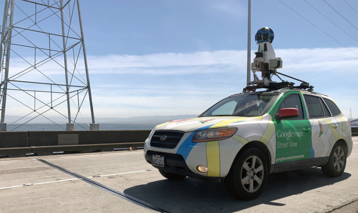 Google Street View-Auto auf der San Mateo-Brücke. Foto: epa/John G. Mabanglo