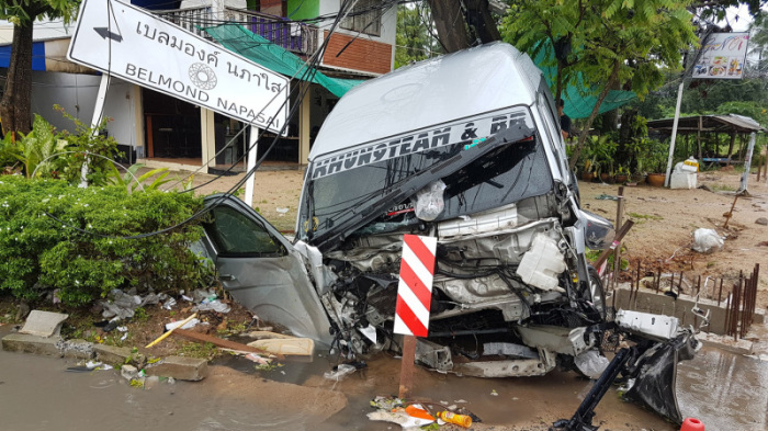 Zerstörter Unfallwagen auf Koh Samui. Foto: Redaktion