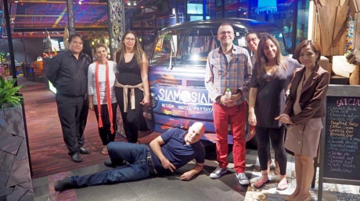 Gruppenfoto in der Car Bar mit einer Delegation israelischer Reiseunternehmen. Foto: Siam@Siam Design Hotel Pattaya