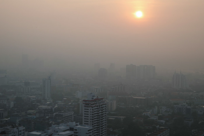 Luftverschmutzung in Bangkok. Foto: epa/Diego Azubel
