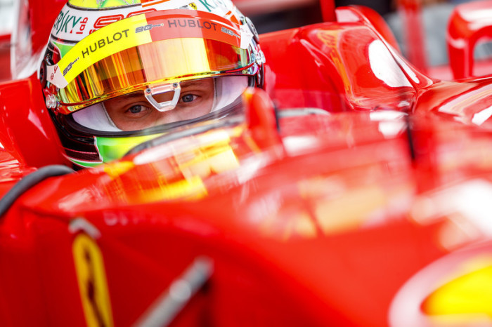 Mick Schumacher, deutscher Formel-2-Pilot der Scuderia Ferrari, fährt den Wagen seines Vaters. Foto: epa/Srdjan Suki