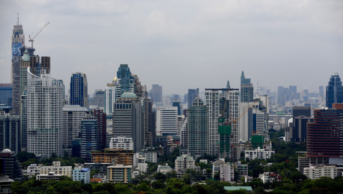 Parallel zur Skyline schießen in Bangkok auch die Preise in die Höhe. Foto: epa/Diego Azubel