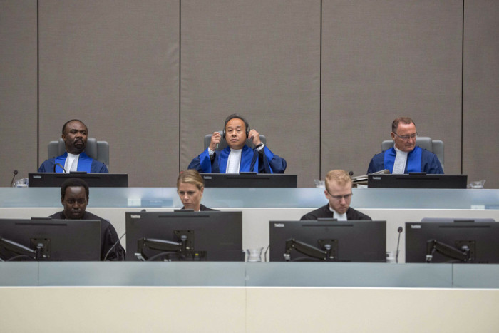 Die Richter im Fall Muhamat Said vor dem Internationalen Strafgerichtshof in Den Haag. Foto: epa/Patrick Post