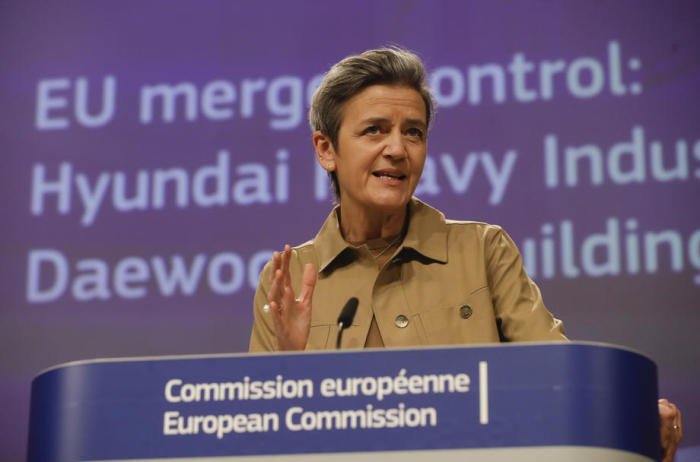 Die Vizepräsidentin der Europäischen Kommission Margrethe Vestager gibt eine Pressekonferenz zu einem Wettbewerbsfall in Brüssel. Foto: epa/Olivier Hoslet