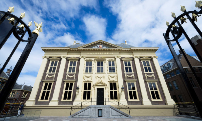Eine Außenansicht des erneuerten Mauritshuis in Den Haag. Foto: epa/Lex Van Lieshout