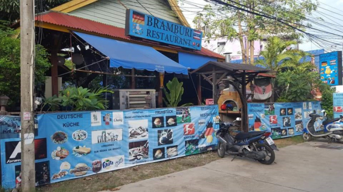 Das Bramburi Restaurant befindet sich in der Naklua Road Soi 12 und ist bekannt für seine Fleisch- und Wurstwaren aus der eigenen Schlachterei sowie wechselnden Events.
