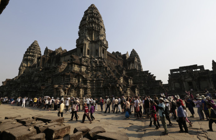 Touristen in Angkor Wat. Archivbild: epa/Mak Remissa