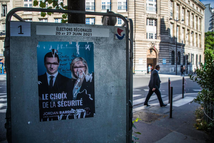 Erste Runde der Regionalwahlen in Paris. Foto: epa/Christophe Petit Tesson