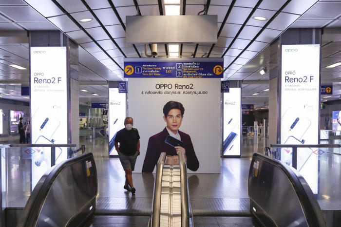 Überschaubar ist das Passagieraufkommen in den Metro-Stationen Bangkoks seit Corona-Ausbruch. Foto: epa/Diego Azubel