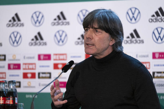 Fußball-Bundestrainer Joachim Löw während einer Pressekonferenz in Frankfurt. Foto: epa/Thomas Boecker / Handout