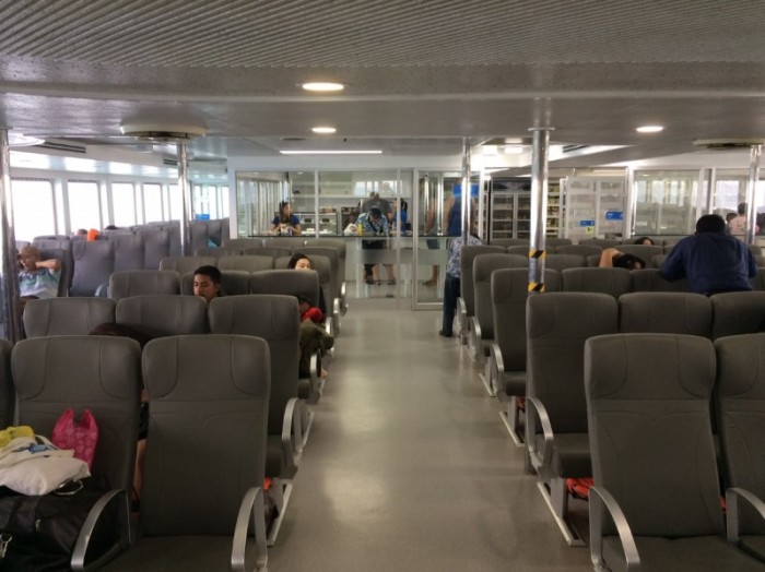 Blick in den modernen Fahrgastraum einer neuen Fähren. Foto: Redaktion