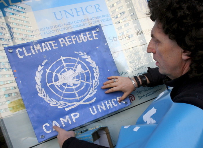 Campagne Klimaflüchtlinge. Foto: epa/Tim Brakenmeier