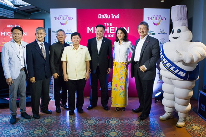 Vertreter der Tourismusbehörde und des Restaurantführers Guide Michelin auf der Pressekonferenz in Bangkok. Foto: Tourism Authority Of Thailand