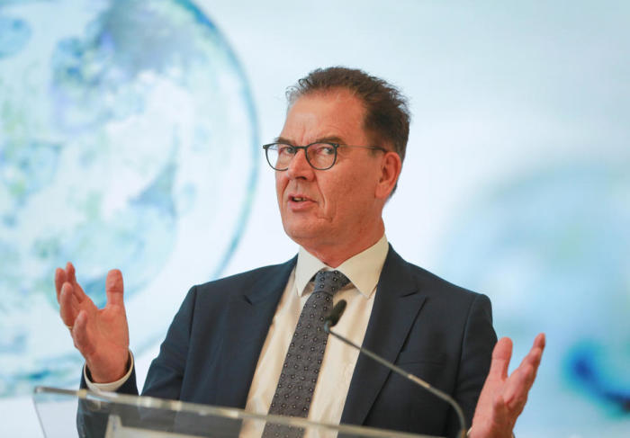 Der Bundesminister für wirtschaftliche Zusammenarbeit und Entwicklung, Gerd Müller, nimmt an einer Pressekonferenz zur Nationalen Wasserstoffstrategie Deutschlands teil. Foto: epa/Christian Marquardt