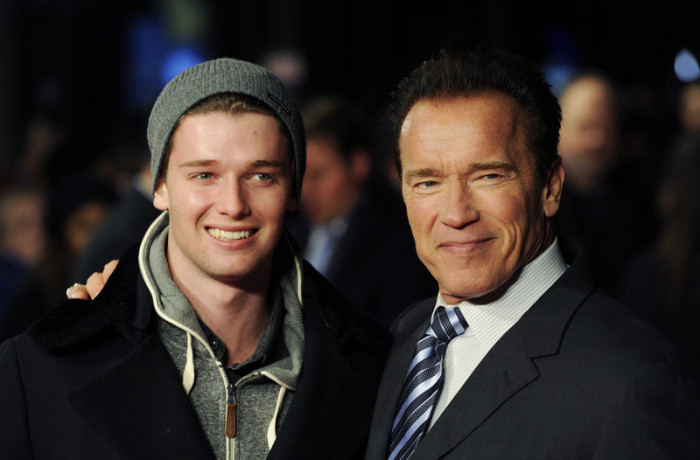 Der ehemalige kalifornische Gouverneur und Schauspieler Arnold Schwarzenegger (R) und sein Sohn Patrick Schwarzenegger (L). Foto: epa/Facundo Arrizabalaga