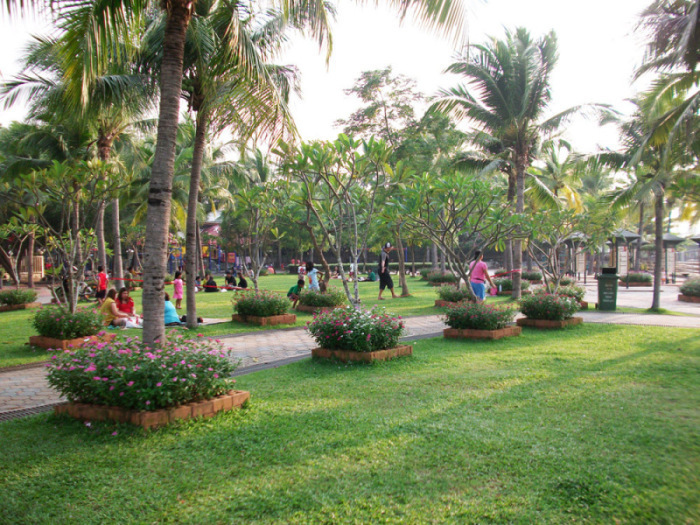 Am öffentlichen Park Lan Pho in Naklua soll ein Parkhaus errichtet werden. Archivbild: Hölber