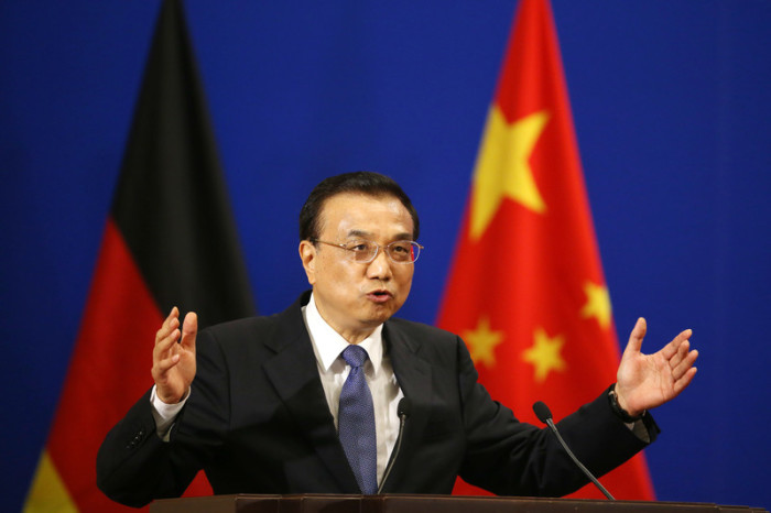  Chinas Premier Li Keqiang auf dem «Sommer-Davos». Foto: epa/How Hwee Young
