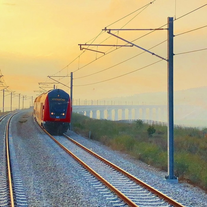 Die Züge auf der neuen Schnellstrecke fahren als erste in Israel elektrisch. Israel baut eine neue Bahnschnellstrecke zwischen Tel Aviv und Jerusalem. Foto: Israelische Bahngesellschaft/Dpa