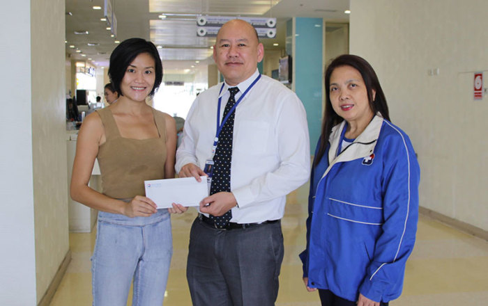 Spendenübergabe im Bangkok Hospital Hua Hin. 